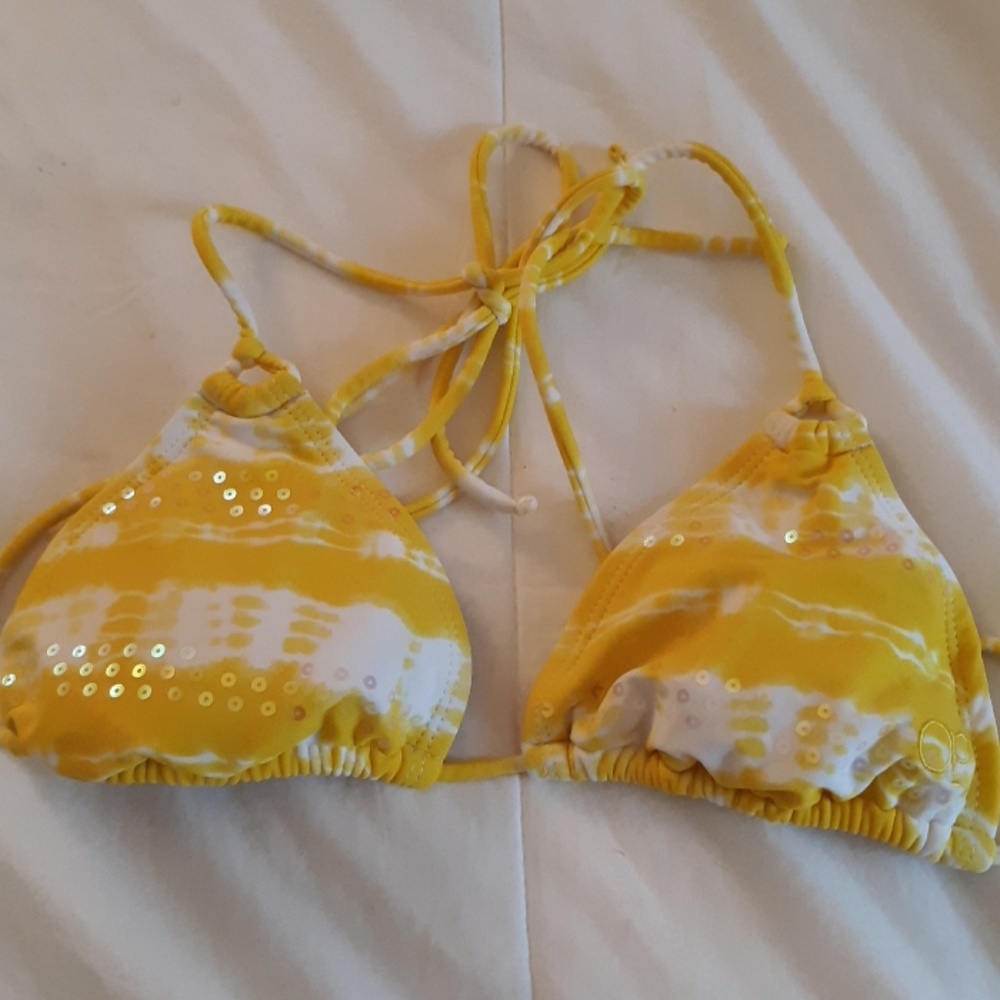 Bikini - Picture 3 of 5